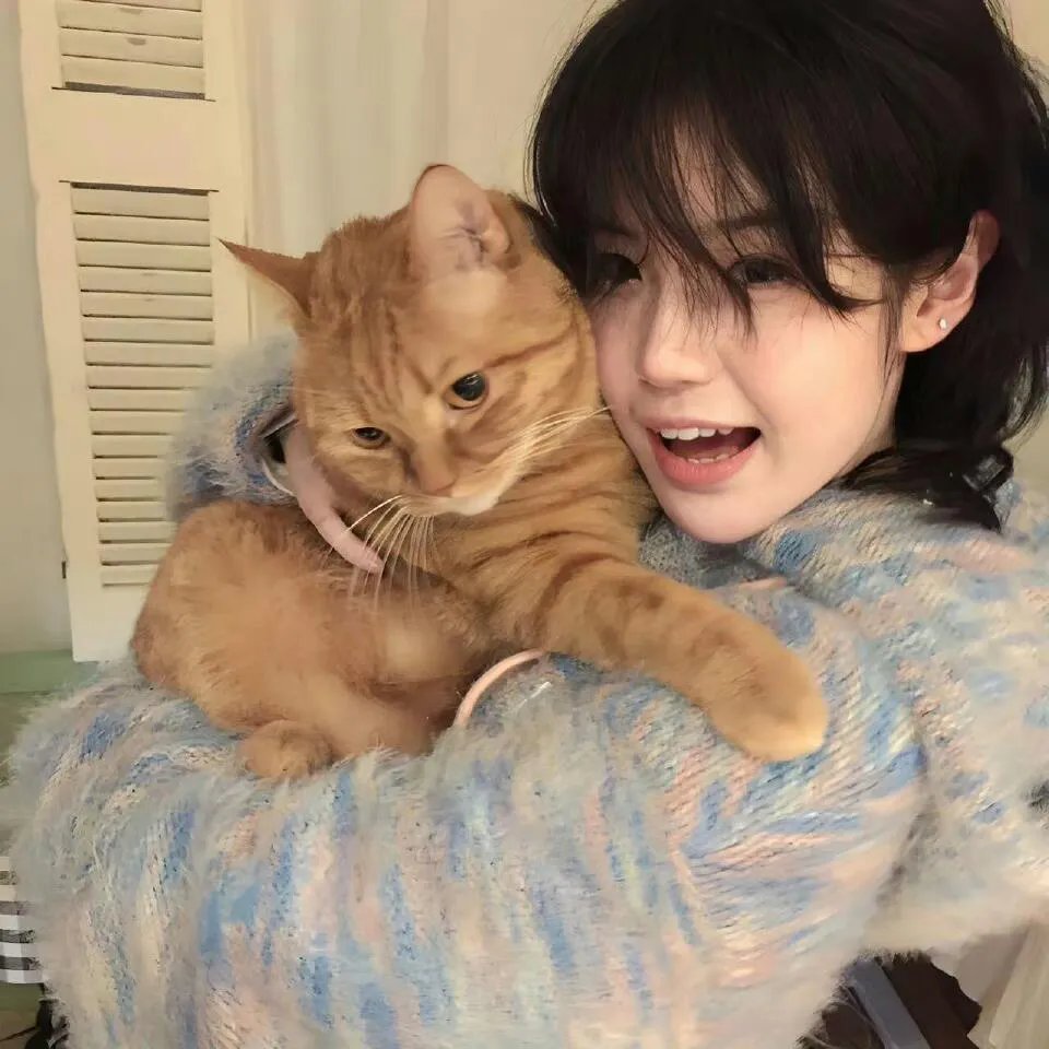 觉醒后女配转身抱上反派大腿